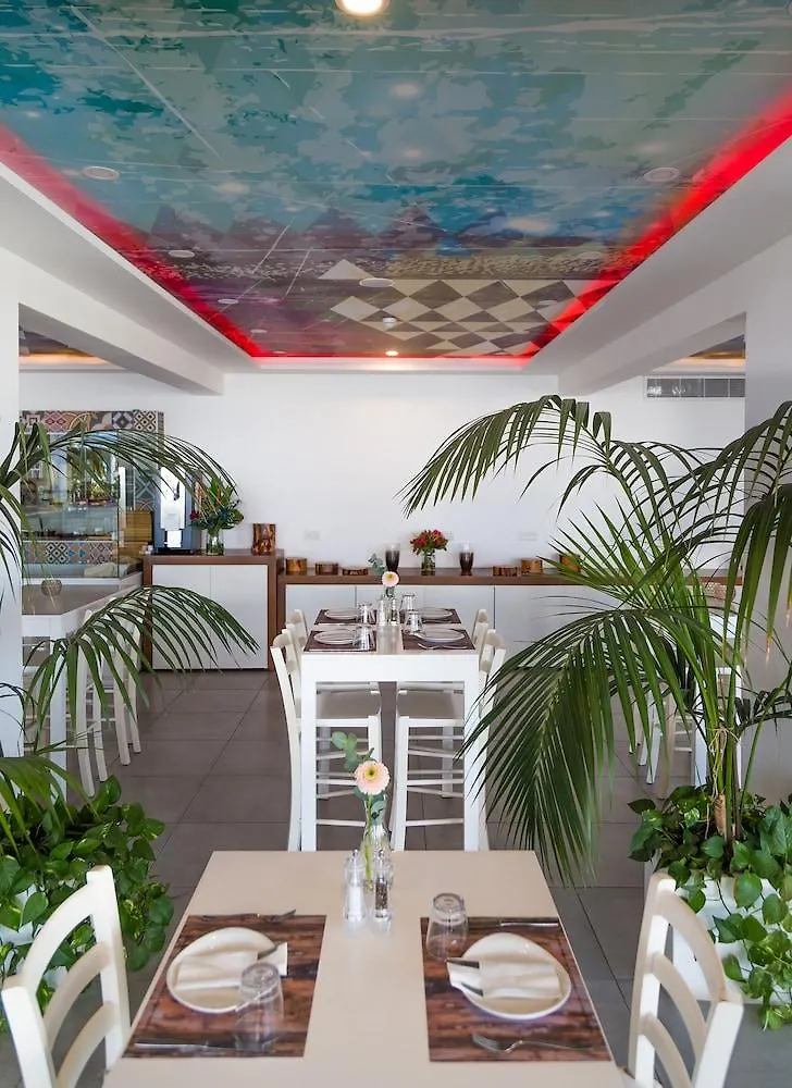 Island Boutique Hotel ラルナカ