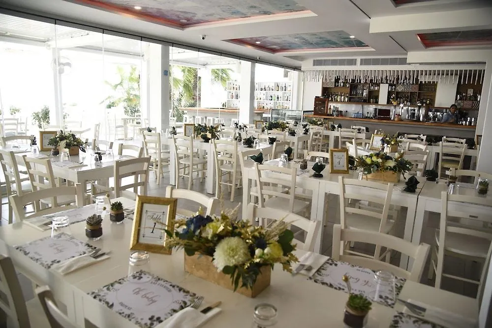 Island Boutique Hotel ラルナカ
