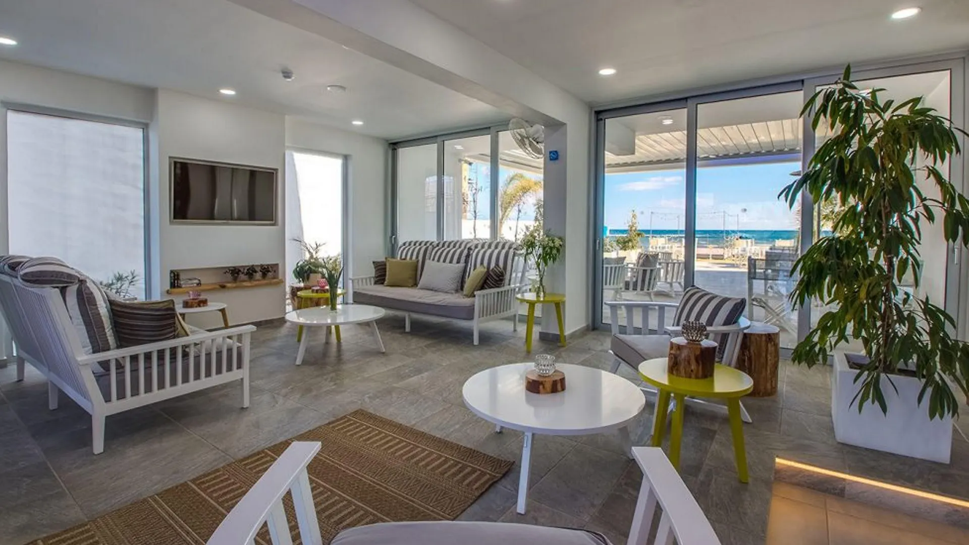 Island Boutique Hotel ラルナカ