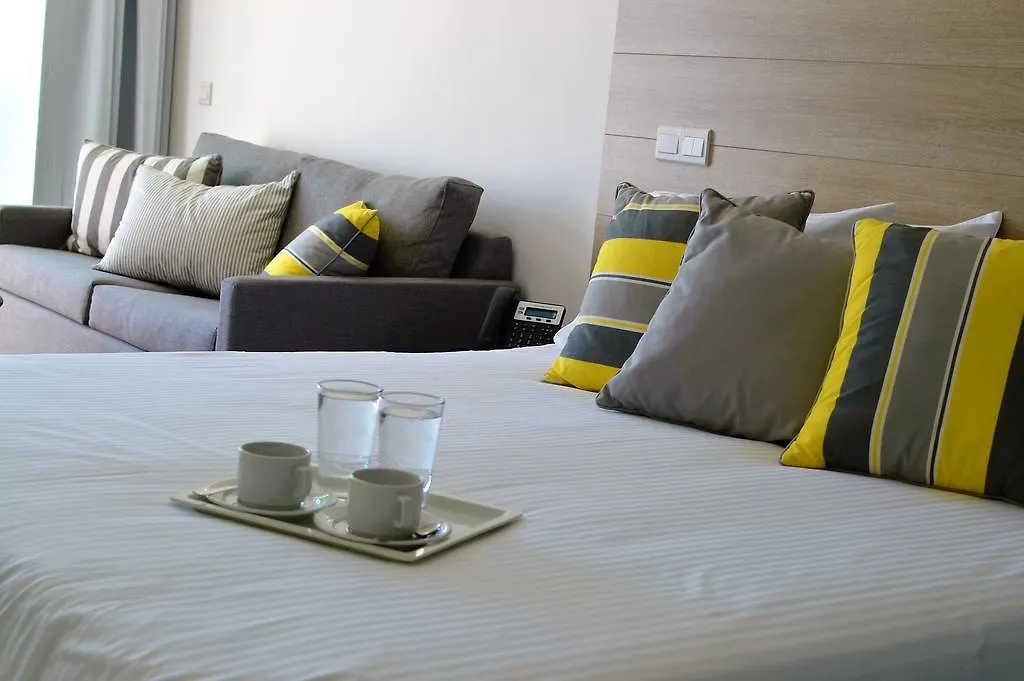 Island Boutique Hotel ラルナカ
