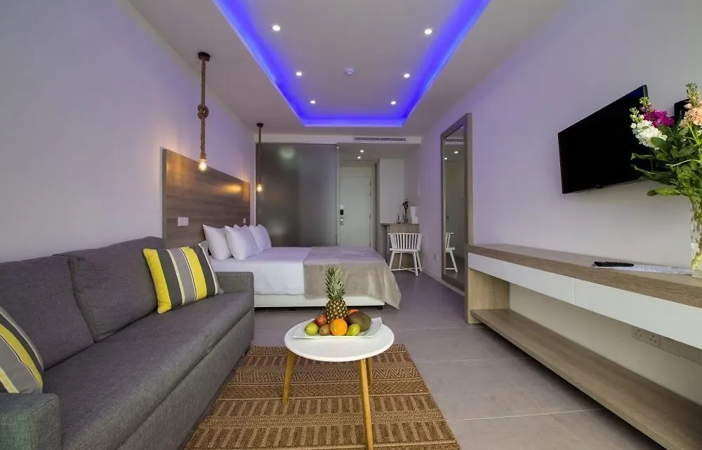 Island Boutique Hotel ラルナカ