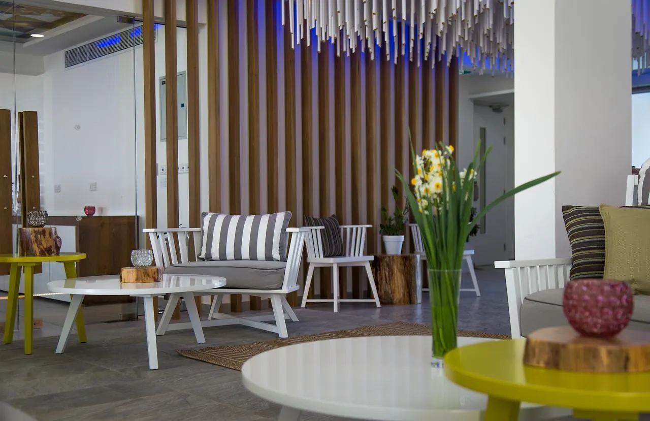 Island Boutique Hotel ラルナカ