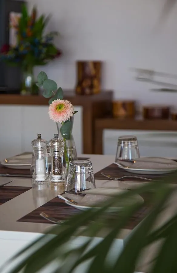 Island Boutique Hotel ラルナカ